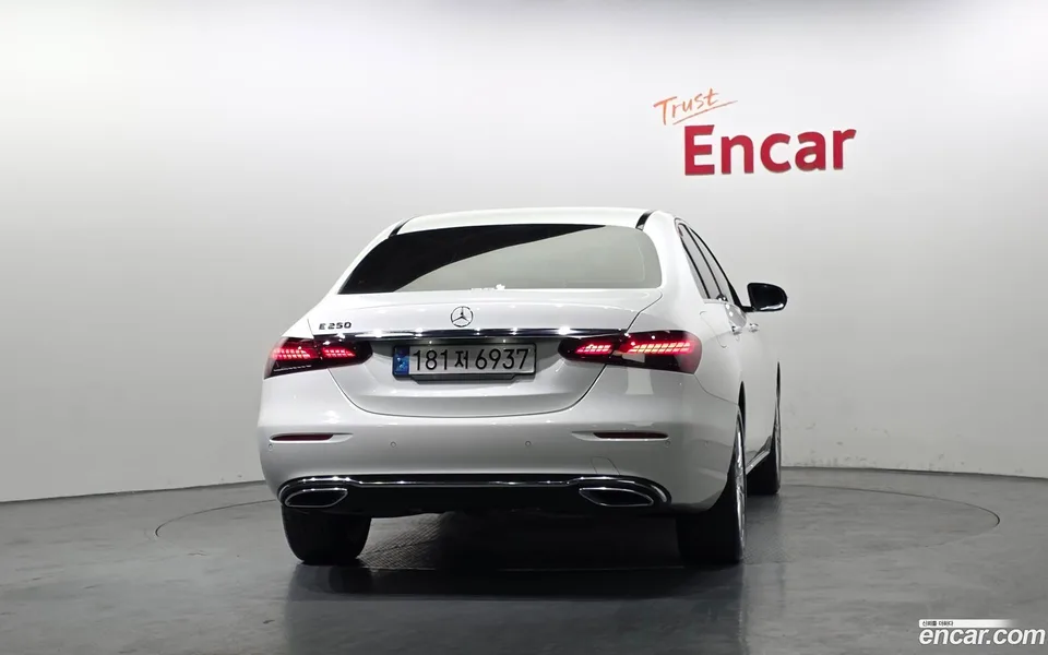 Mercedes-Benz E-Class E250 2022 — миниатюра 4