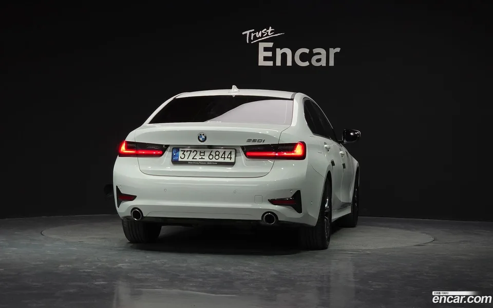 BMW 3 Series 320i 2022 — миниатюра 4