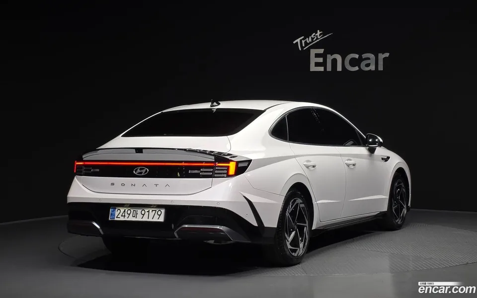 Hyundai Sonata The Edge Hybrid 2024 — миниатюра 2