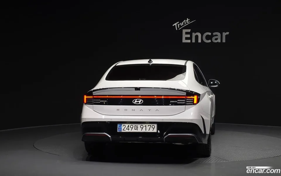 Hyundai Sonata The Edge Hybrid 2024 — миниатюра 4