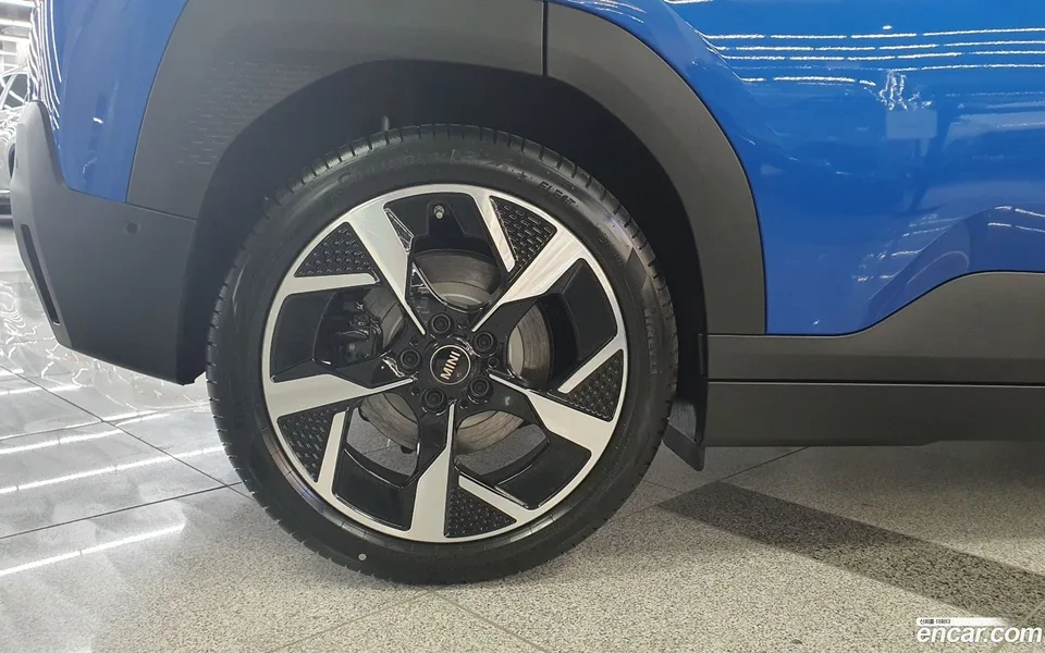 MINI Aceman E 2025 — миниатюра 5