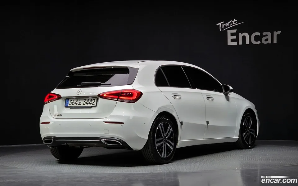 Mercedes-Benz A-Class A220 2023 — миниатюра 2