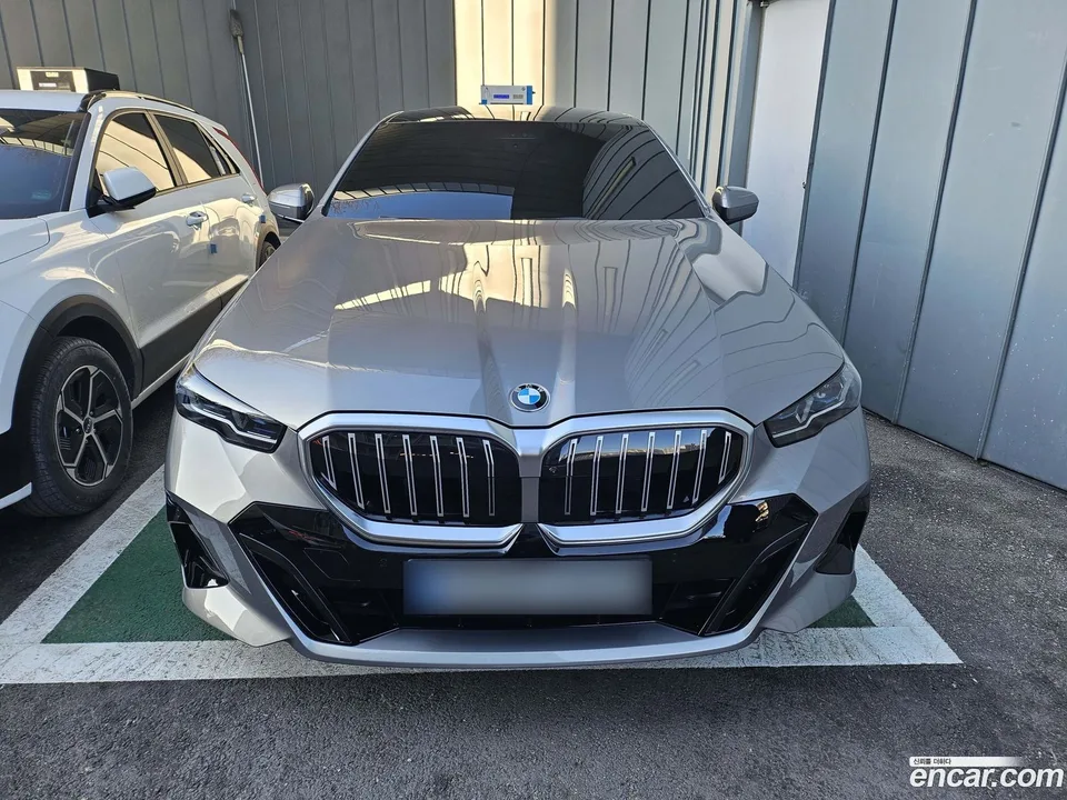 BMW 5 Series 520i M 2026 — миниатюра 4