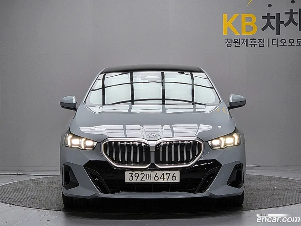 BMW 5 Series 523d M 2025 — миниатюра 3