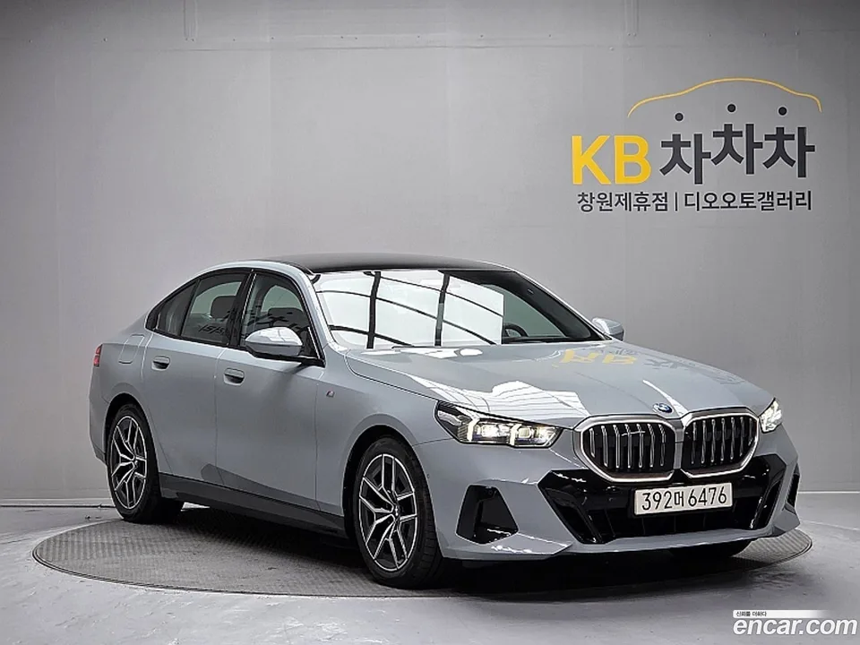 BMW 5 Series 523d M 2025 — миниатюра 5