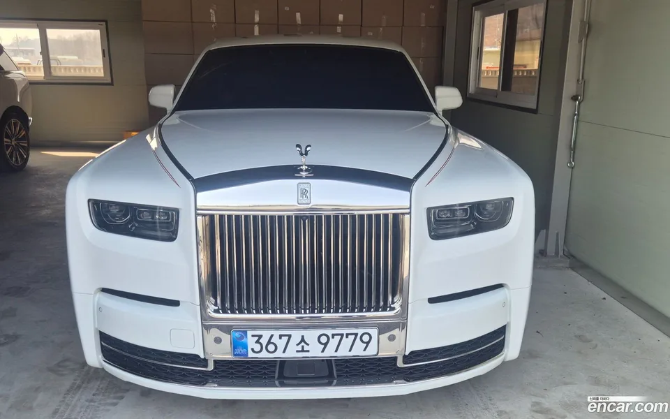 Rolls-Royce Phantom 6.7 V12 2025 — миниатюра 2