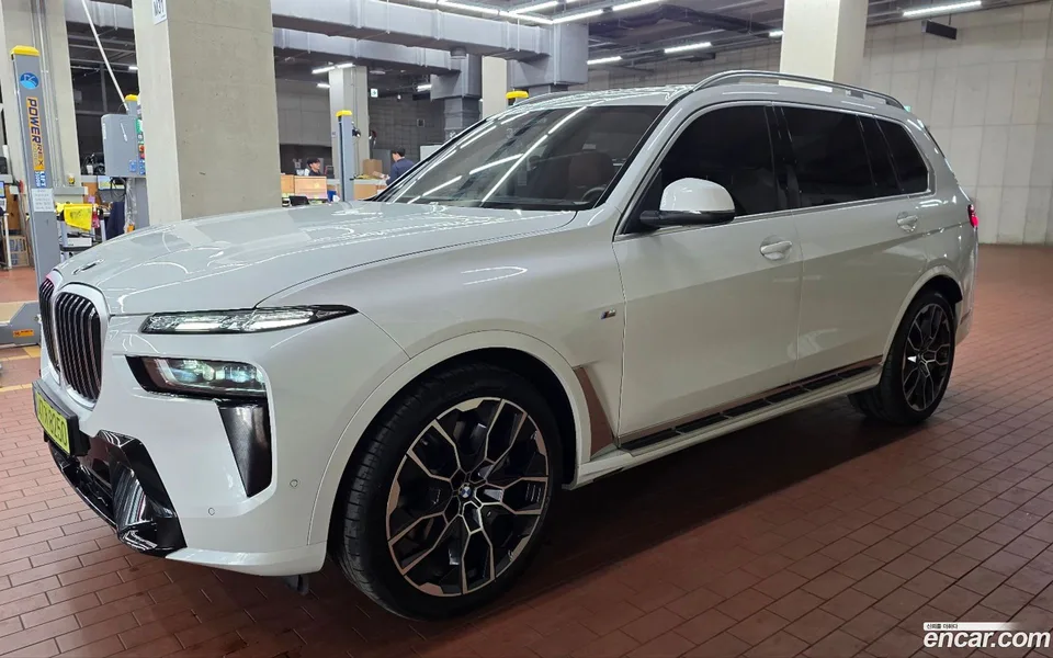 BMW X7 xDrive 40i M 6 2025 — миниатюра 2