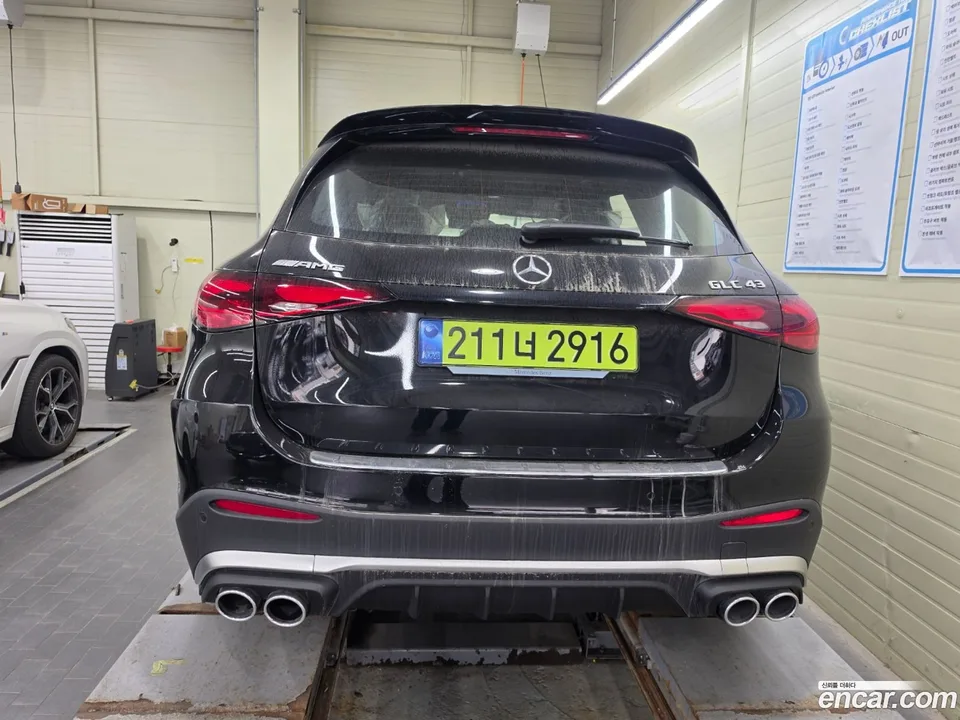 Mercedes-Benz GLC-Class AMG GLC43 4MATIC 2025 — миниатюра 3