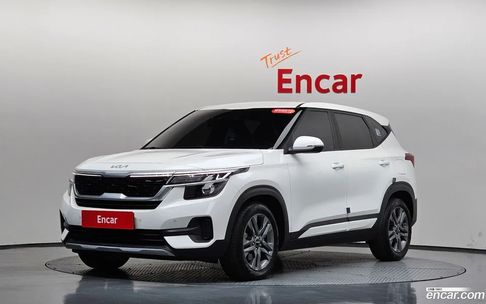 Kia Seltos 1.6 2WD 2022 — фото 1, купить с доставкой в Москву