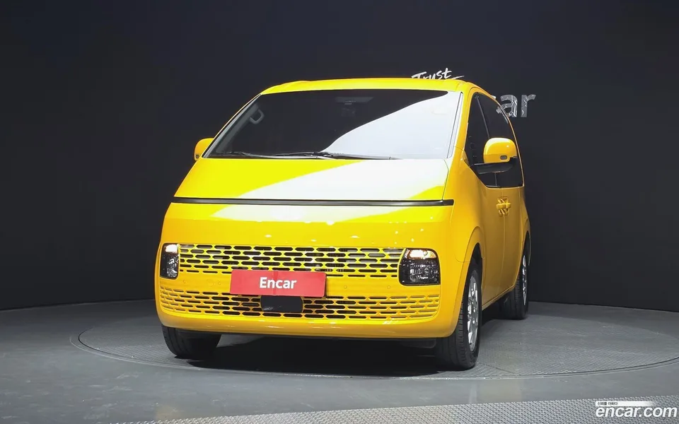 Hyundai Staria HEV 1.6 11 2024 — миниатюра 3