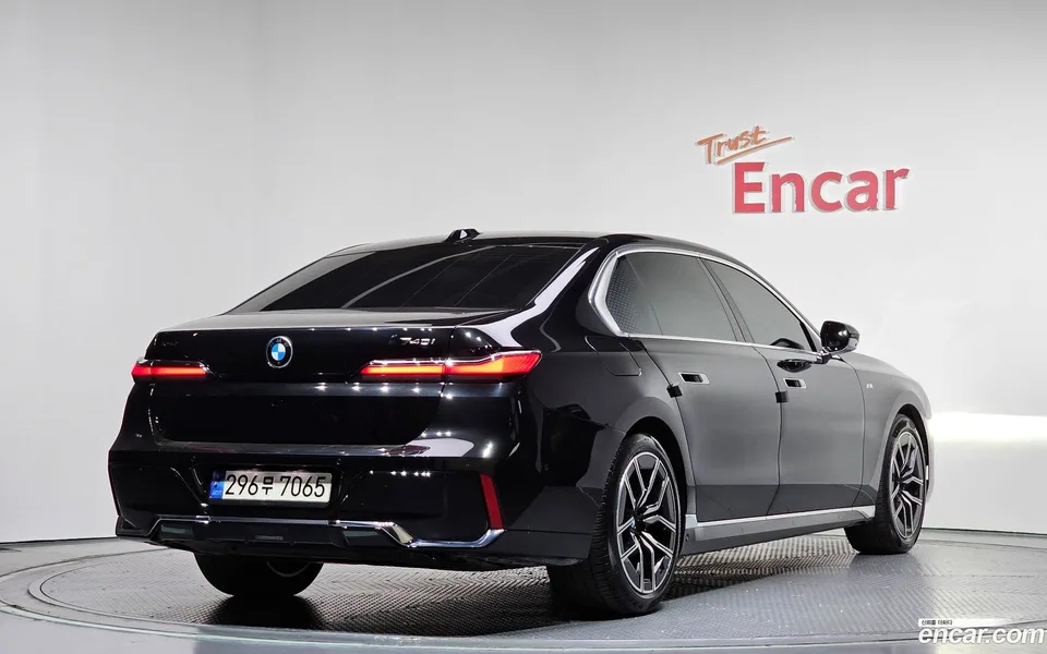BMW 7 Series 740i xDrive M 2024 — миниатюра 2