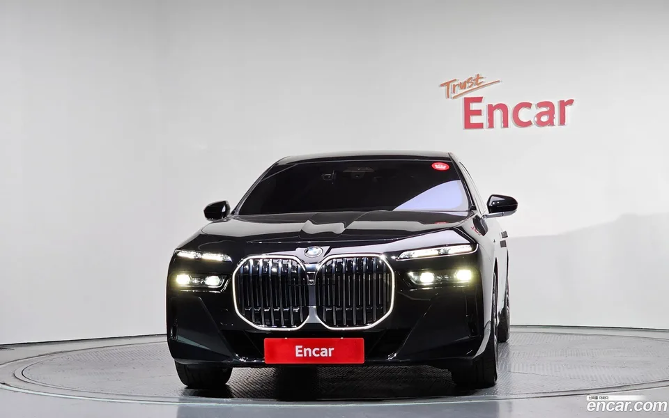 BMW 7 Series 740i xDrive M 2024 — миниатюра 3