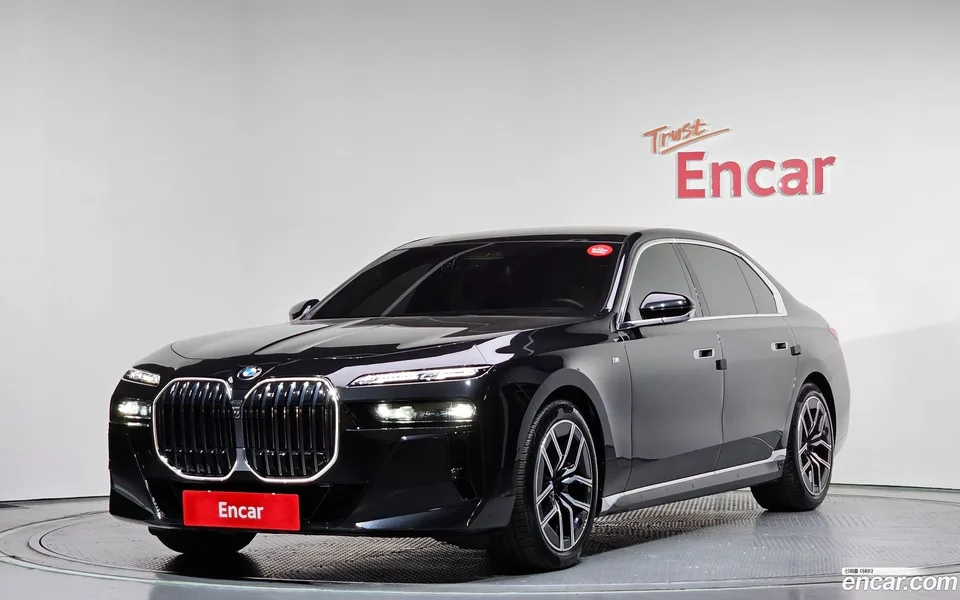 BMW 7 Series 740i xDrive M 2024 — фото 1, купить с доставкой в Москву