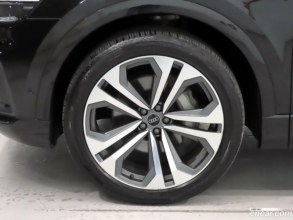 Audi Q8 (4M) 55 TFSI 2023 — миниатюра 5