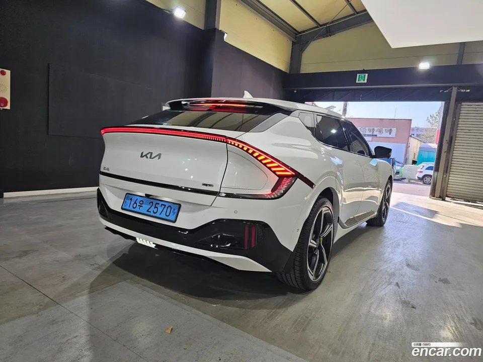 Kia EV6 GT 4WD 2023 — миниатюра 5