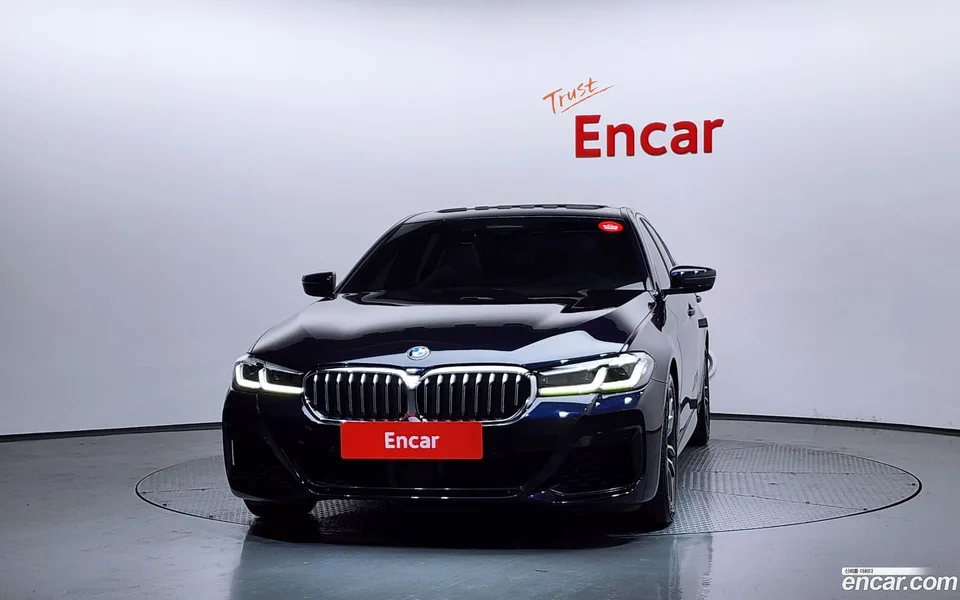 BMW 5 Series 520i M 2022 — миниатюра 3