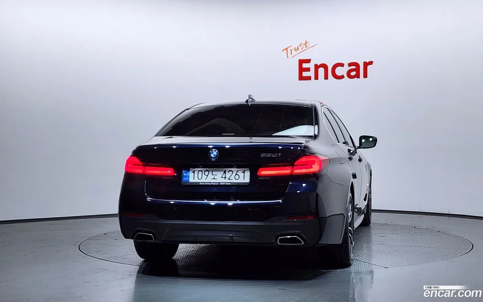 BMW 5 Series 520i M 2022 — миниатюра 4