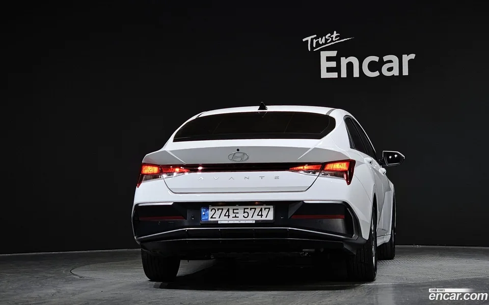 Hyundai Avante CN7 Hybrid 2024 — миниатюра 4