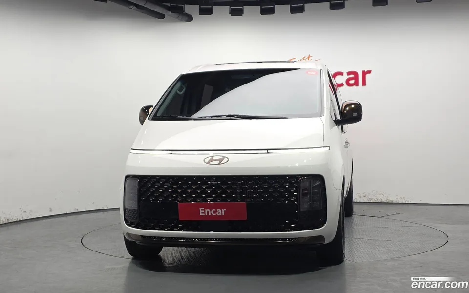 Hyundai Staria HEV 1.6 7 2024 — миниатюра 3