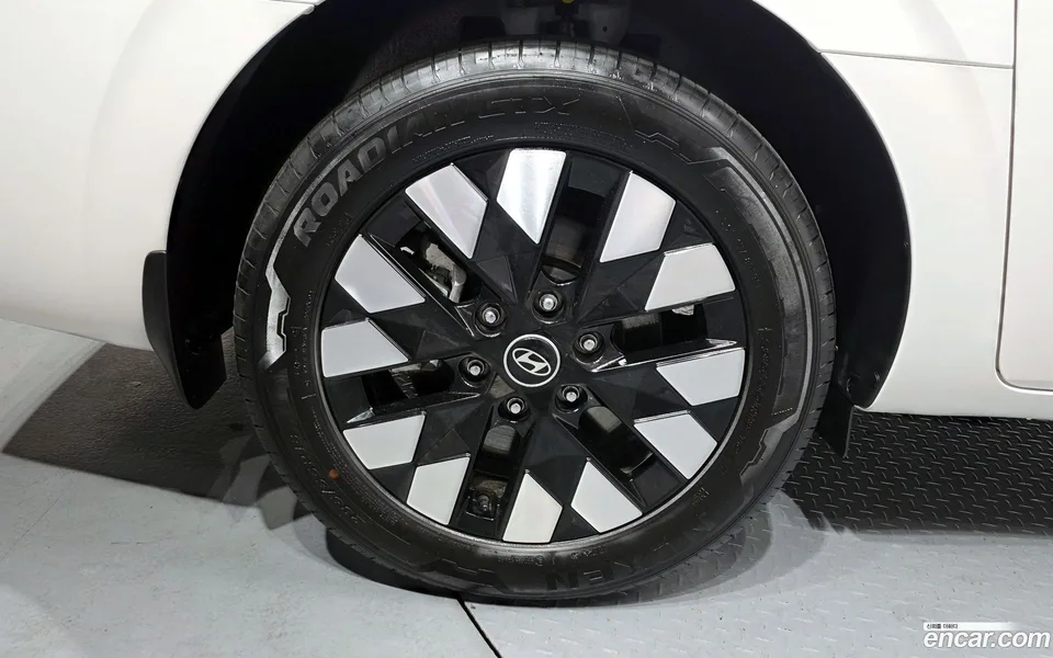 Hyundai Staria HEV 1.6 7 2024 — миниатюра 5