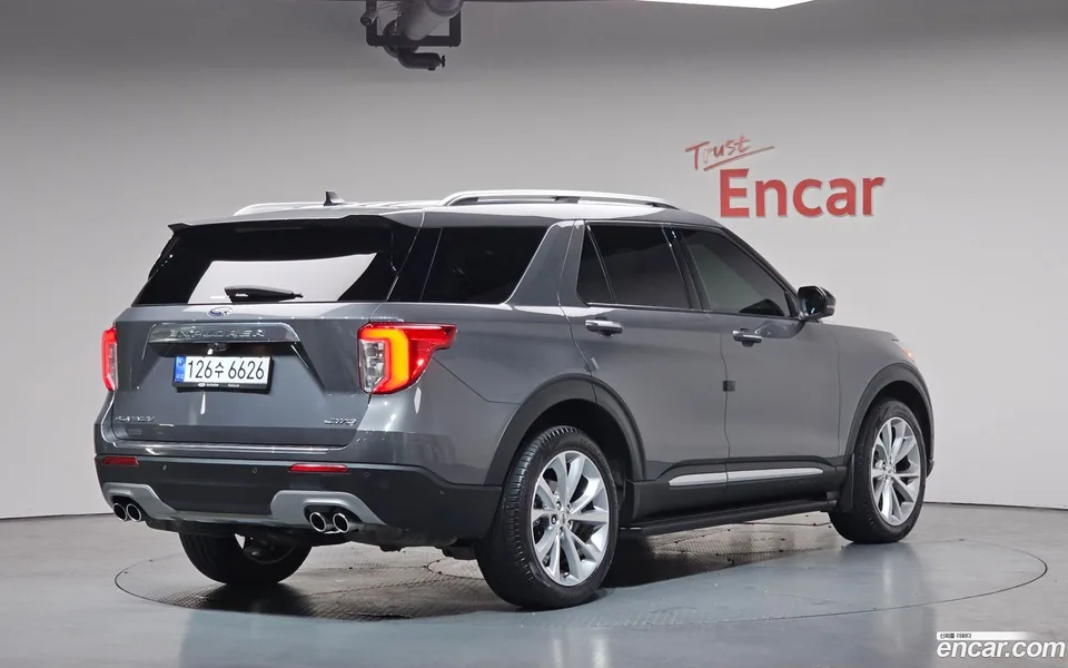 Ford Explorer 3.0 4WD 2022 — миниатюра 2