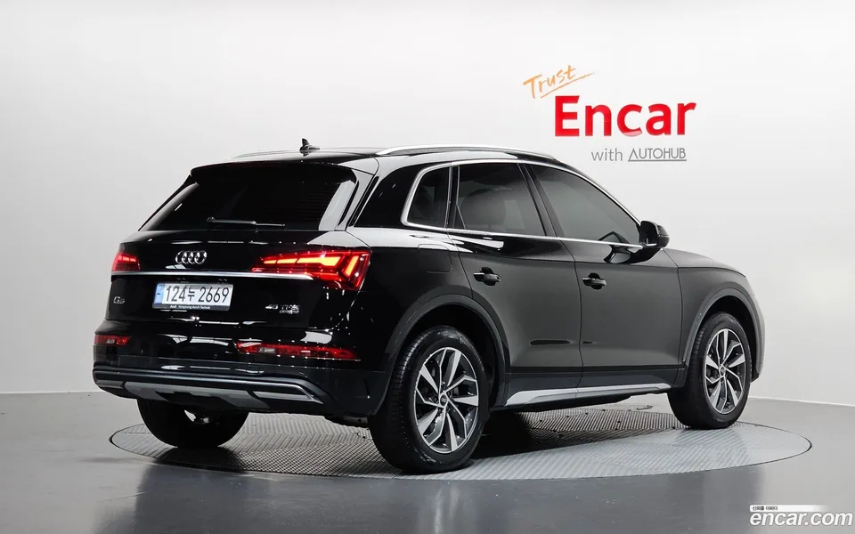 Audi Q5 45 TFSI 2023 — миниатюра 2