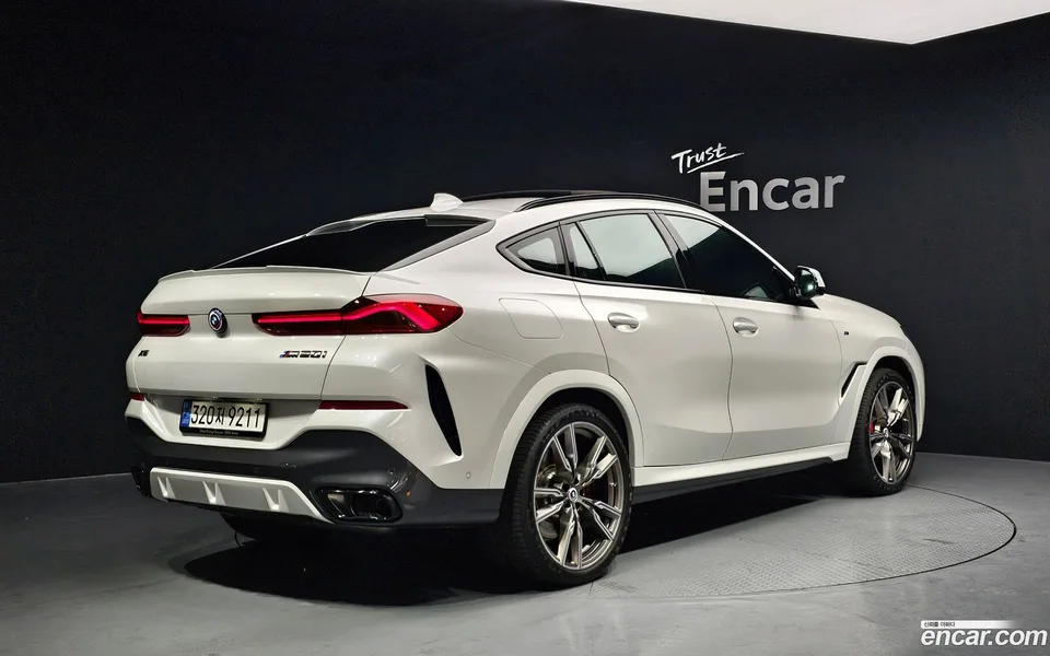 BMW X6 M50i 2023 — миниатюра 2