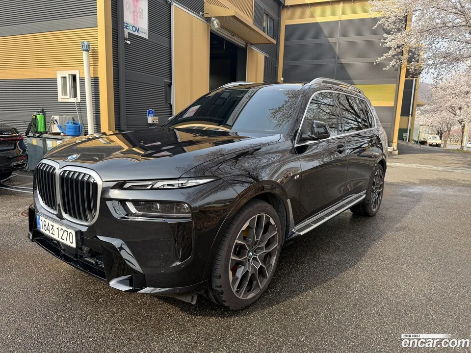BMW X7 xDrive 40i M 7 2023 — миниатюра 2