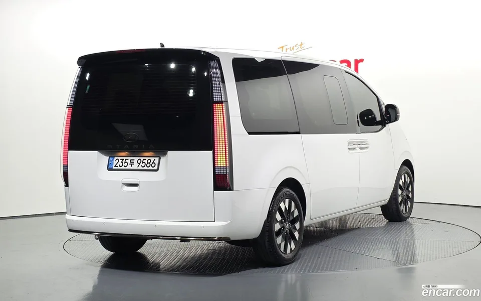 Hyundai Staria HEV 1.6 7 2024 — миниатюра 2