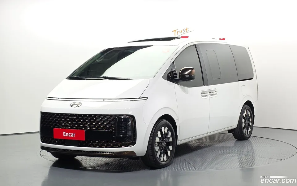 Hyundai Staria HEV 1.6 7 2024 — фото 1, купить с доставкой в Москву