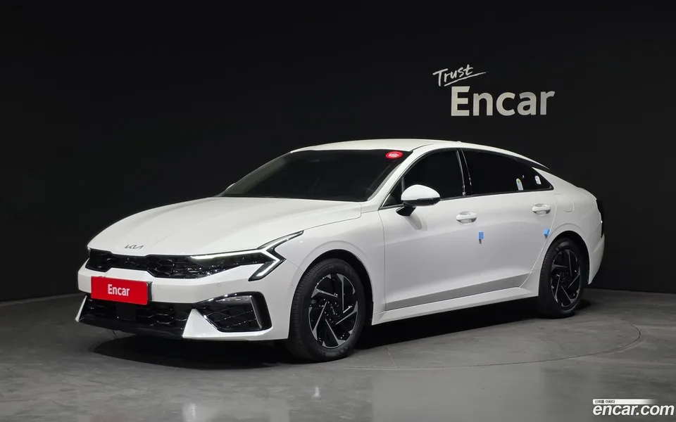 Kia K5 Hybrid 2024 — фото 1, купить с доставкой в Москву