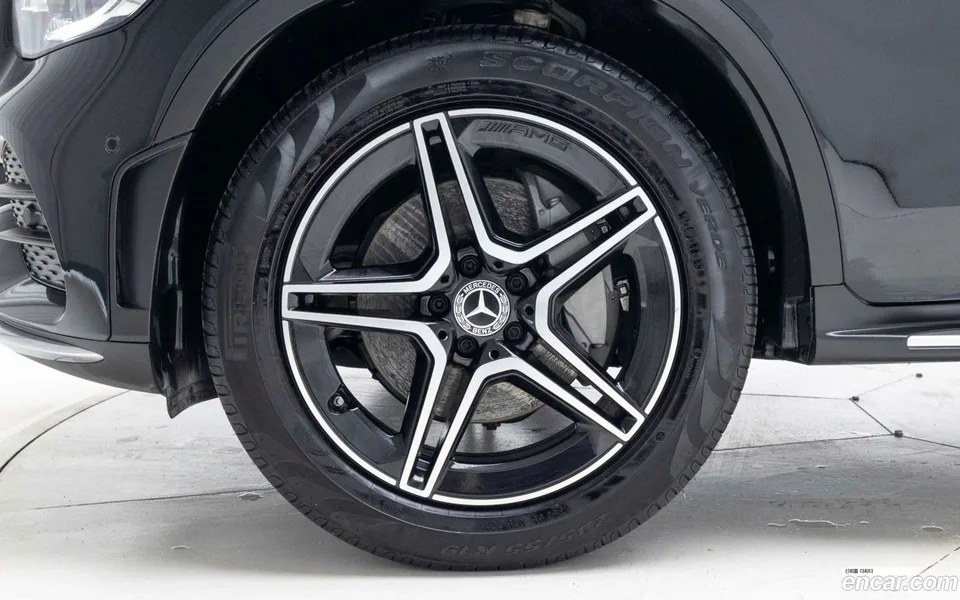 Mercedes-Benz GLC-Class GLC300 4MATIC 2023 — миниатюра 5