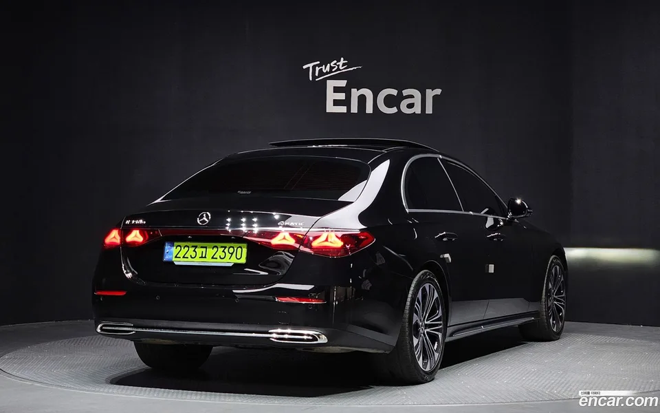 Mercedes-Benz E-Class E350e 4MATIC 2025 — миниатюра 2