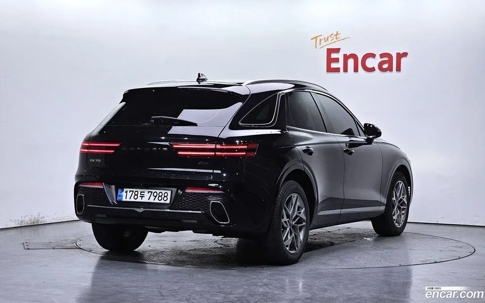 Genesis GV70 2.5T AWD 2022 — миниатюра 2