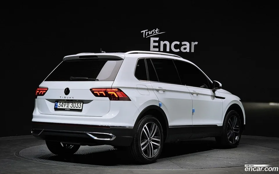 Volkswagen Tiguan 2.0 TDI 2023 — миниатюра 2