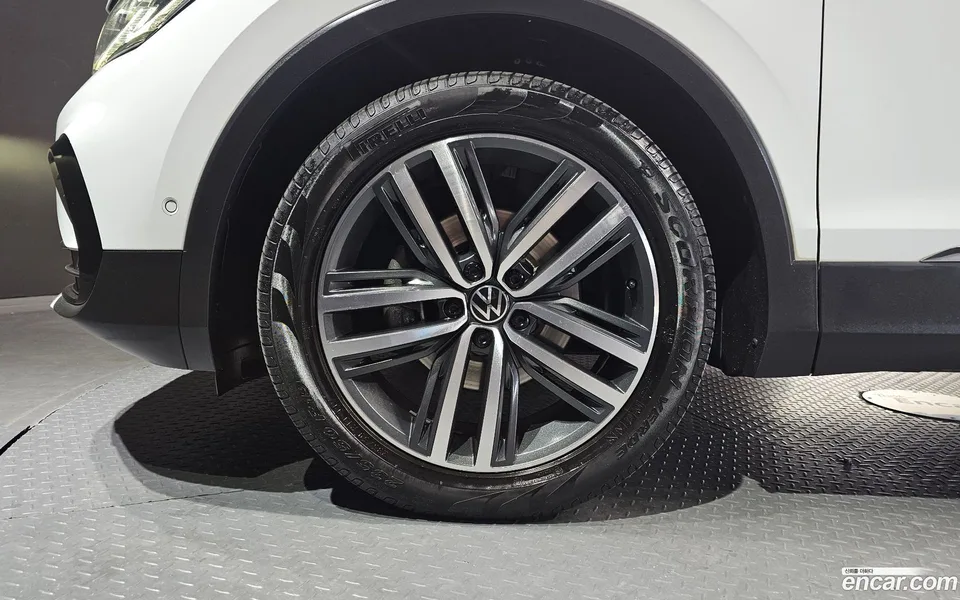 Volkswagen Tiguan 2.0 TDI 2023 — миниатюра 5