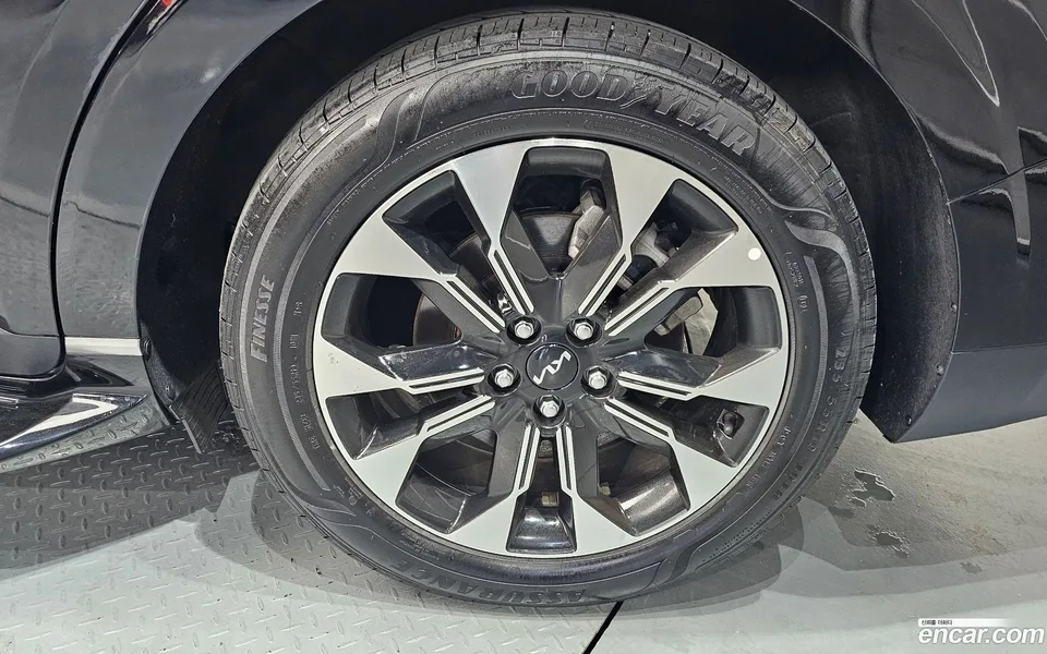 Kia Carnival 7 2023 — миниатюра 5