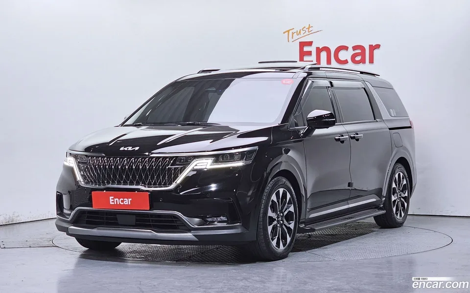 Kia Carnival 7 2023 — фото 1, купить с доставкой в Москву