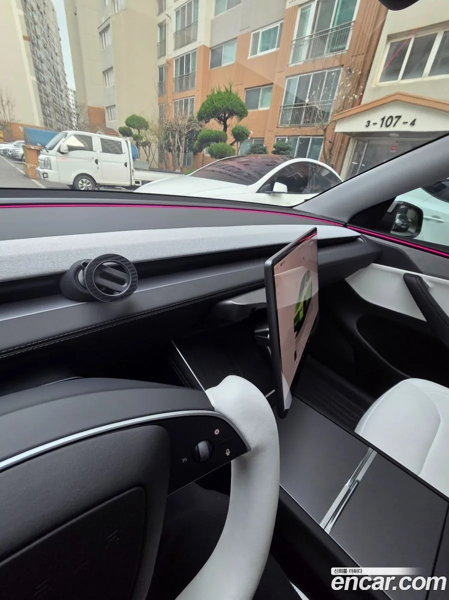 Tesla Model Y AWD 2025 — миниатюра 5