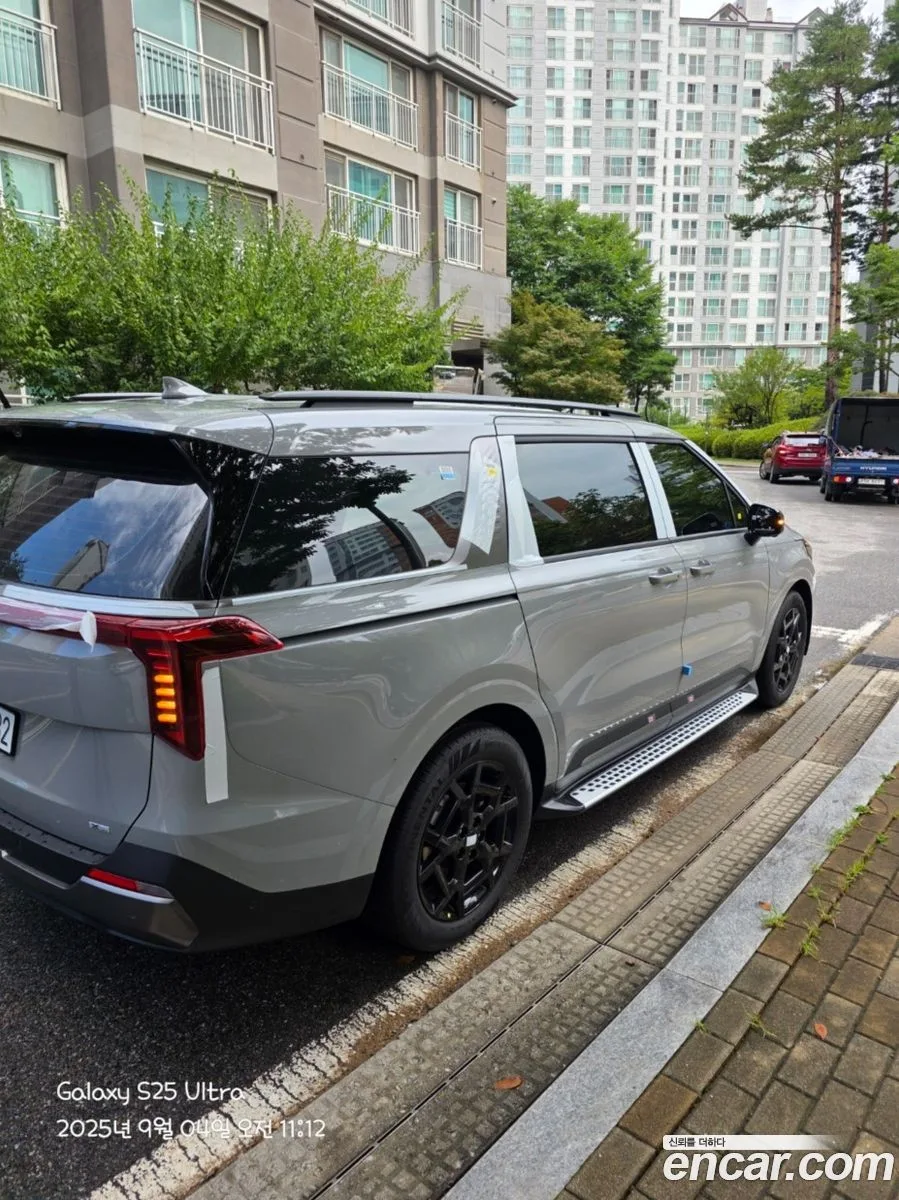 Kia Carnival HEV 7 X Line 2025 — миниатюра 2