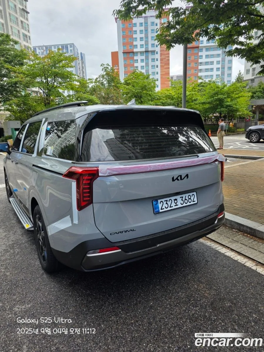 Kia Carnival HEV 7 X Line 2025 — миниатюра 3