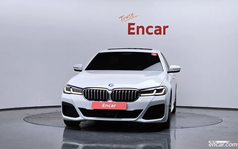 BMW 5 Series 520i M 2022 — миниатюра 3