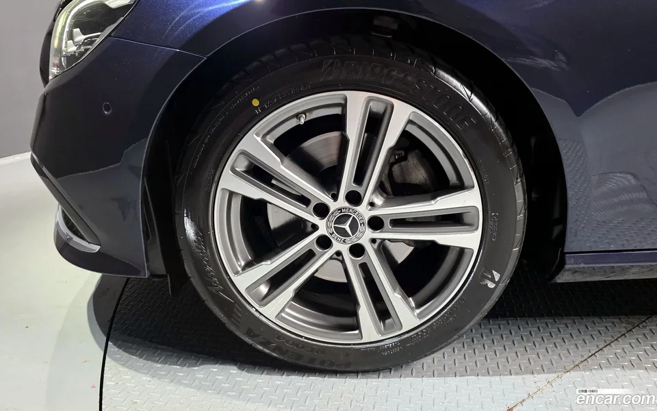 Mercedes-Benz E-Class E250 2023 — миниатюра 5