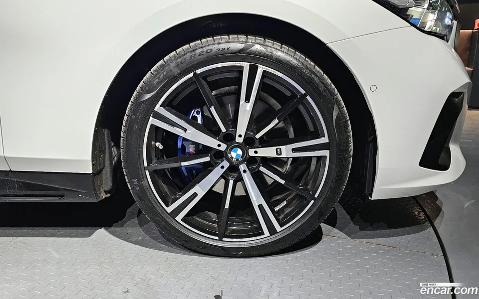 BMW 5 Series 530i xDrive M 2024 — миниатюра 5