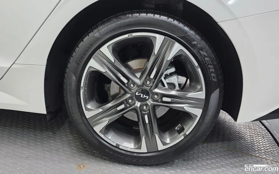 Kia K5 Hybrid 2023 — миниатюра 5