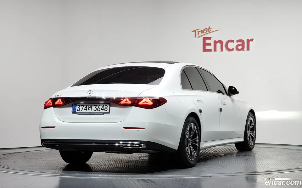 Mercedes-Benz E-Class E200 2025 — миниатюра 2