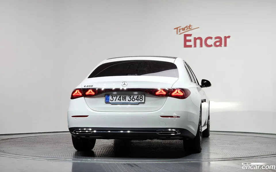 Mercedes-Benz E-Class E200 2025 — миниатюра 4