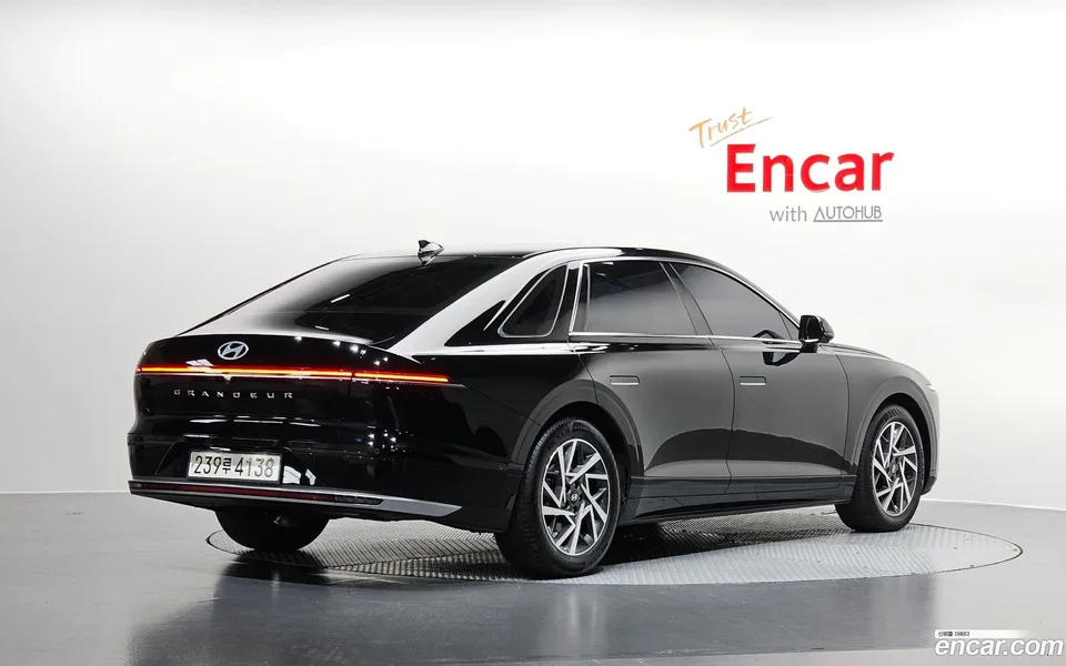 Hyundai Grandeur 2.5 2WD 2023 — миниатюра 2