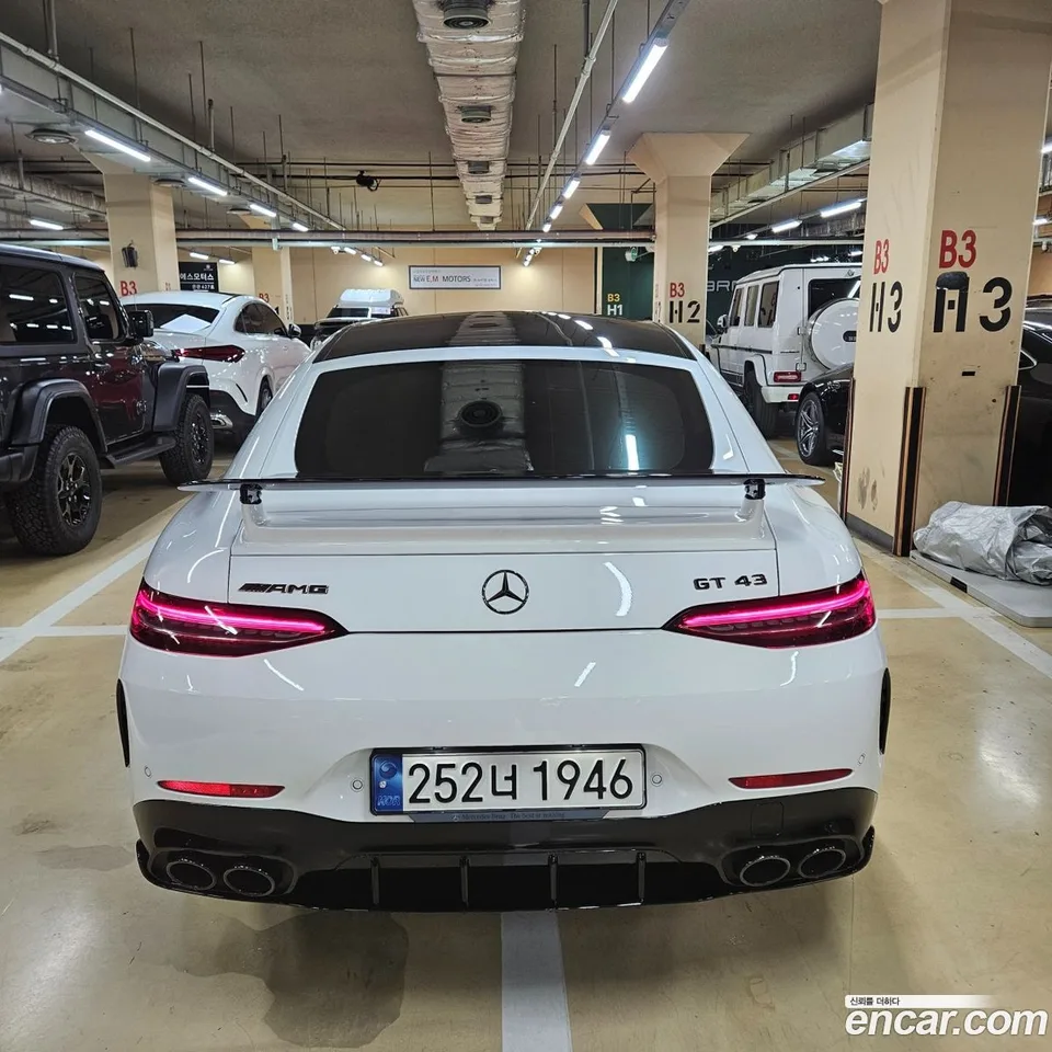 Mercedes-Benz AMG GT 4 43 4MATIC+ 2023 — миниатюра 2