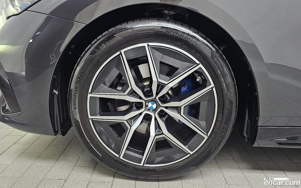 BMW 5 Series 520i M 2024 — миниатюра 5